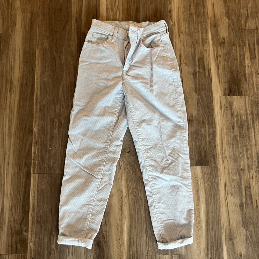 High Waisted Mom Jeans Levi’s